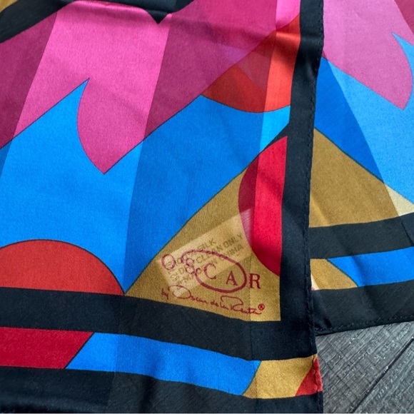 Oscar de la Renta Silk Scarf with Geometric Design - Picture 2 of 5
